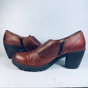 Born BOC Leather Clogs